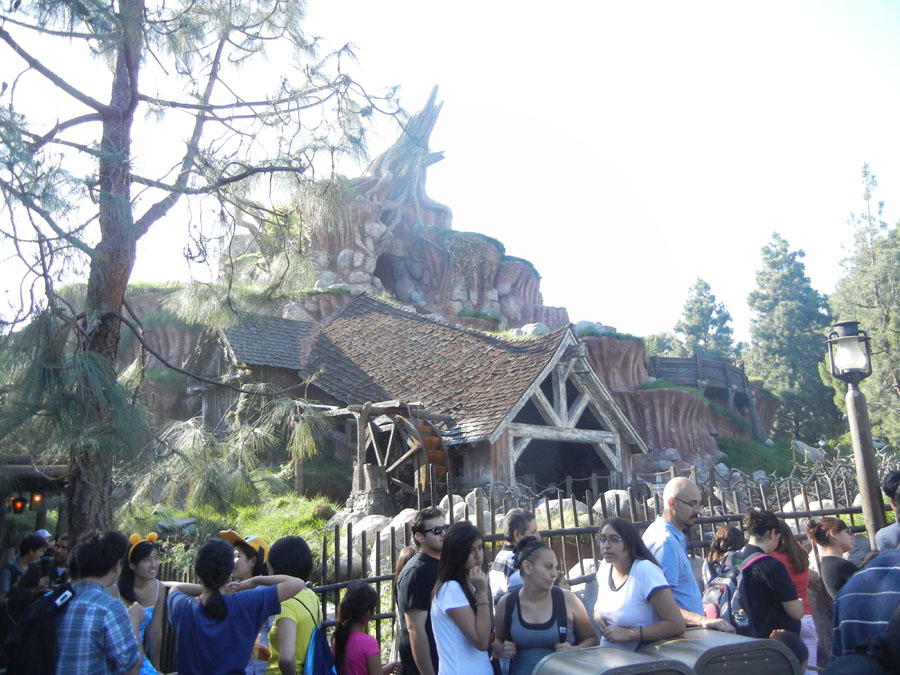 Disneyland Splash Mountain Pictures
